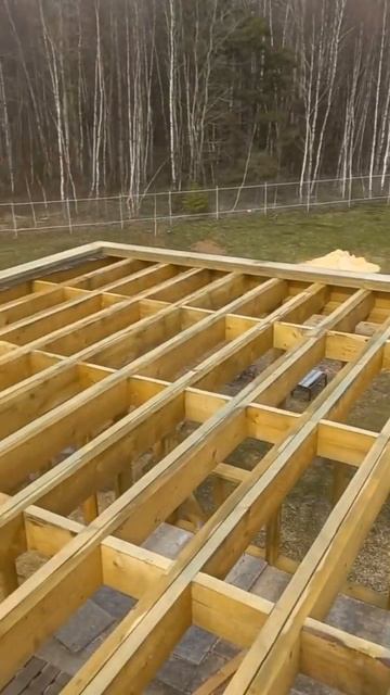 закончил нижнюю обвязку второго этажа. молоток не пом?