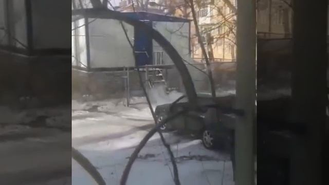 Пьяный водитель протаранил забор в Павлодаре смотреть онлайн