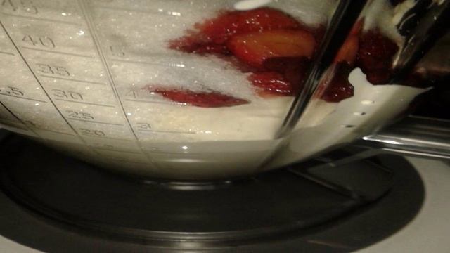 Торт Панчо с шоколадом и клубникой