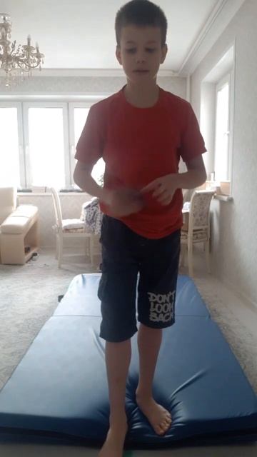 прикол #shorts #сальто #сальтоназад #спорт #flips #двойноесал смотреть онлайн