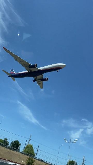 Сочи, самолет заходит на посадку. #сочи #самолет смотреть онлайн