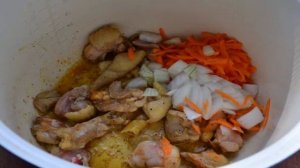 Молодой картофель с курицей в мультиварке