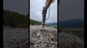 excavator LGCE 6500 F работа с гидро молотком #excavatoru