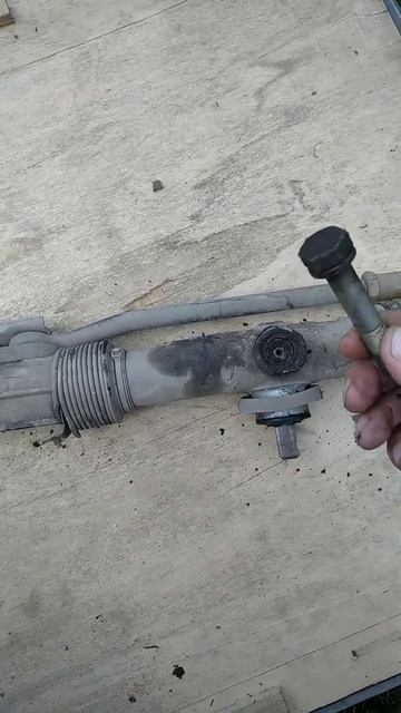 убрать люфт рулевой рейки ВАЗ