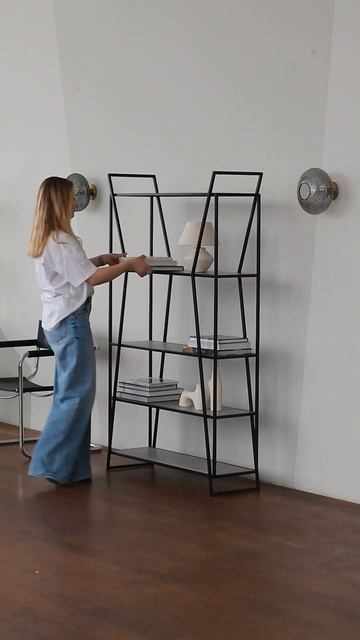 Стеллаж OSLO, черный каркас металл, полки ЛДСП Бетон све? смотреть онлайн