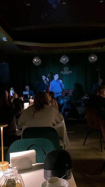 Unforgettable 
Composer Irving Gordon
jam session, ресторан 48 стульев
Сергей Попов вокал