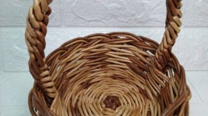 Корзиночка-КОНФЕТНИЦА (Часть4) Ажурная загибка на стойках с леской