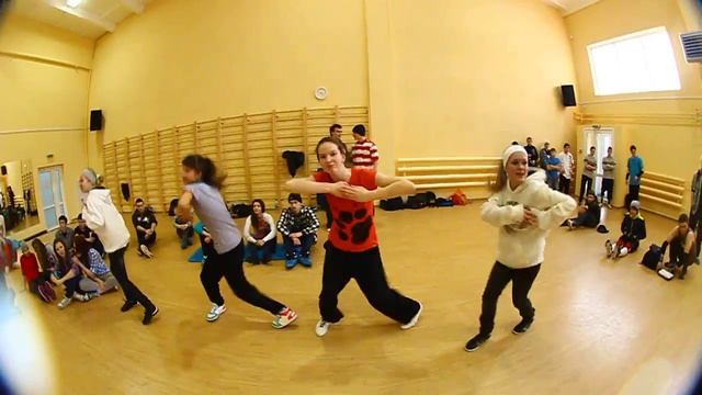 Хип хоп синхрон =).MOV смотреть онлайн