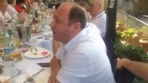 Грузины поют русскую песню: "Тополя". Поют так, что все внутри переворачивается!