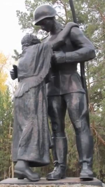 Ожившие  памятники Советским воинам.