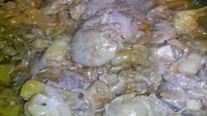 Печень с яблоком по-строгановски