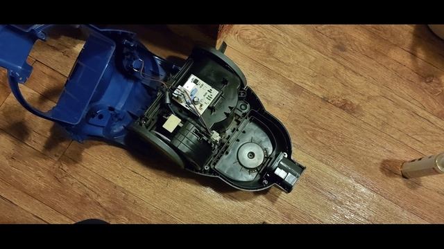 Ремонт кнопки пылесоса  LG VK69462N