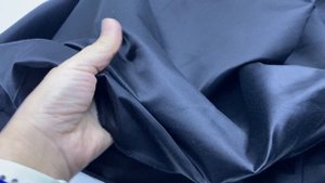 Атлас  чёрного цвета однотонная 02070