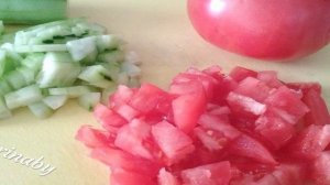 Салат из куриной грудки и овощей