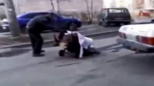 Прикол про бомжа     Бомж собирает металлолом и ругается матом 2