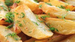 Картофель дольками, запеченный в духовке