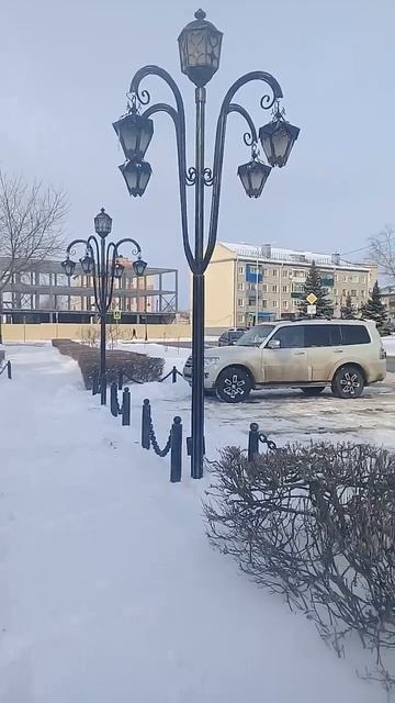 Большая ёлка и фонарики у кафе " Веранда".Урюпинск. смотреть онлайн