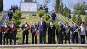 Жители Армавира почтили память жертв фашистов у мемориала «6680»