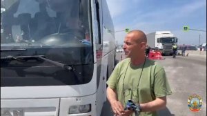 Сотрудники ГУ МВД России по СКФО помогли водителю экскурсионного автобуса устранить неисправность