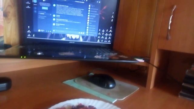 Дистанционное обучение с пюрешкой и салатиком смотреть онлайн