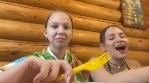 Купаюсь с подружками в озере. Греюсь в бане. Russian young girl