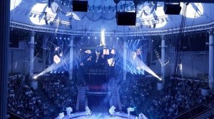 Воздушный гимнаст на штейн-трапе Олег Спигин. В цирке 🎪 Никулина на Цветном бульваре В шоу Акварель