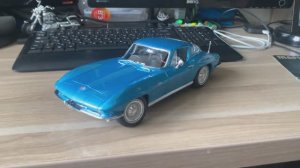 Обзор модели Chevrolet Corvette в масштабе 1/18 от Maisto