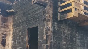 Пескоструйная очистка деревянного дома после пожара в Ленинградской области