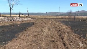 Тракторист чуть не сгорел заживо в машине, пытаясь ликвидировать степной пожар