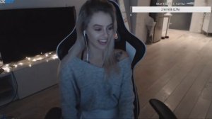 Twitch моменты l gtfobae целуется на стриме l Годный cosplay от Оляши