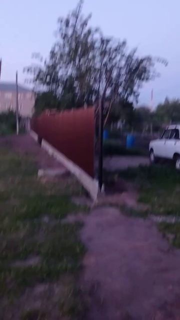 Забор из профнастила готов. смотреть онлайн