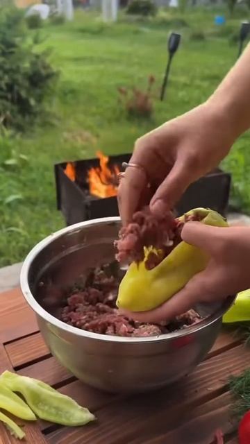 Фаршированный перец на мангале #рецепты #кулинария смотреть онлайн