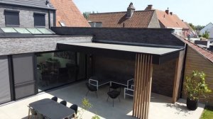 Пристройка навес с плоской кровлей в современном стил