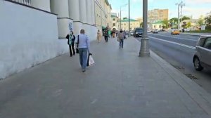 гуляю у метро баррикадная
