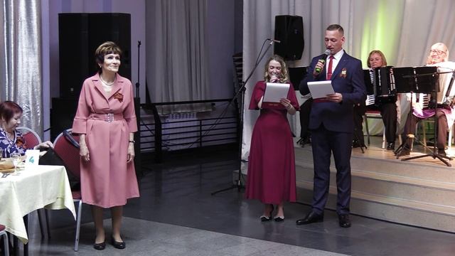 Ветераны метзавода одними из первых встречают победный май