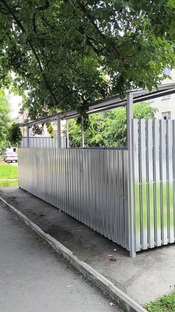 Мусорные Баки под навесом и Оградой во Владикавказе.Gar смотреть онлайн