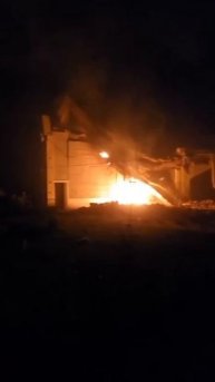Последствия прилета индийской ракеты, поразившей медресе Масджид Тайяба в Мюридке, Пенджаб, Пакистан
