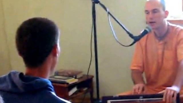 Агнивеша прабху - Джая Радха Мадхава (Николаев, 16.05.10) смотреть онлайн