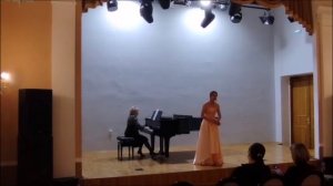 Сорокина Анастасия  г. Курск муз.А.Алябьева "И я выйду ль на крылечко"  р.н.п. "По небу по синему"