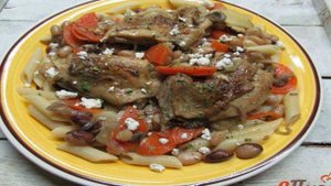 Куриные бедра с овощами и фасолью в мультиварке