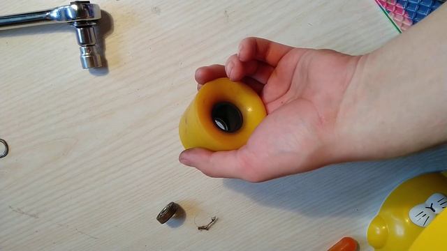 Как снять, заменить колесо на пениборде, скейтборде, лонгборде смотреть онлайн