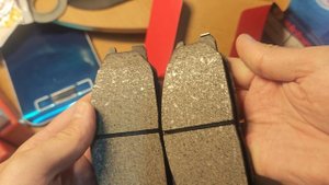 Колодки тормозные передние SSANG YONG Action/Kyron/Rexton 2005-﹥/HYUNDAI Santa Fe
.mp4