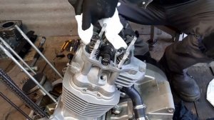 Honda VTX 1300 engine removal cam chain carburetor cylinder gaskets vezérműlánc porlasz
