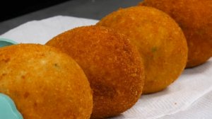 Боже, как вкусно! Мало кто знает этот прием приготовления куриных бедер!