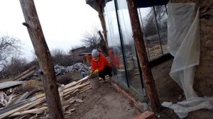 Теплица из б/у стеклопакетов, пристроенная к саманном?