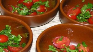 Яйца, запеченные с черри и зеленью