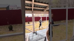 Монтаж алюминиевых раздвижных окон в беседку