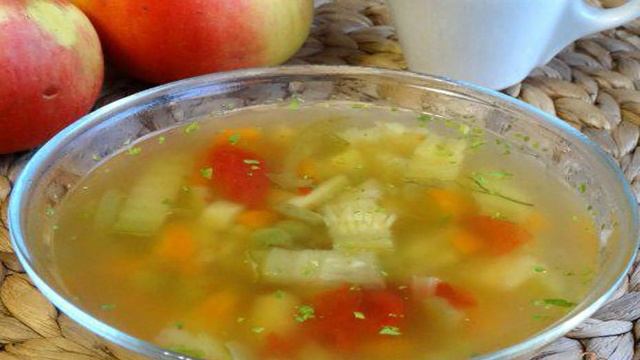 Суп с кабачком и зеленым горошком