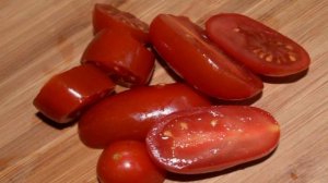 Сицилийский салат с помидорами и оливками