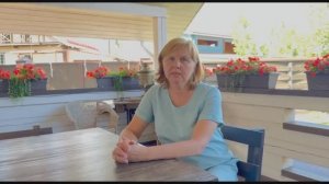 Томатная теплица в августе.  На участке стало больше тени